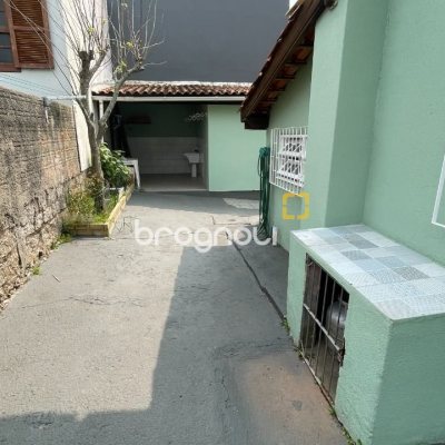 Casa com 256m², 4 quartos (sendo 1 suíte), 4 garagens, no bairro Ingleses em Florianópolis