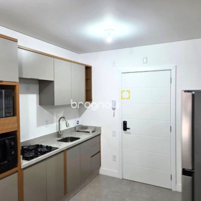 Studio com 32m², 1 quarto (sendo 1 suíte), 1 garagem, no bairro Estreito em Florianópolis