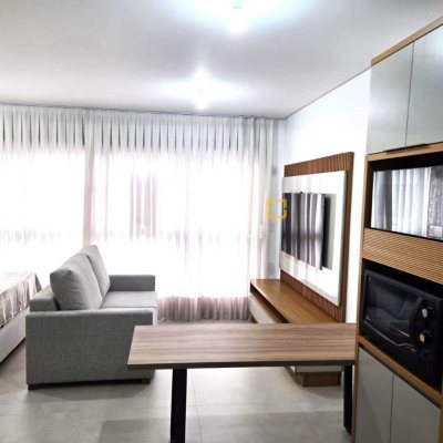 Studio com 32m², 1 quarto (sendo 1 suíte), 1 garagem, no bairro Estreito em Florianópolis