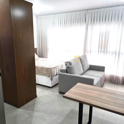 Studio com 32m², 1 quarto (sendo 1 suíte), 1 garagem, no bairro Estreito em Florianópolis