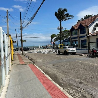 Apartamento com 84m², 3 quartos (sendo 1 suíte), 2 garagens, no bairro Itaguaçu em Florianópolis