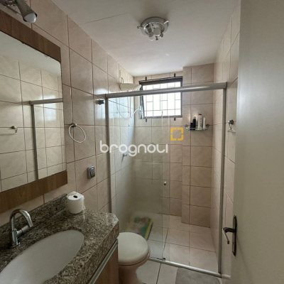Apartamento com 84m², 3 quartos (sendo 1 suíte), 2 garagens, no bairro Itaguaçu em Florianópolis