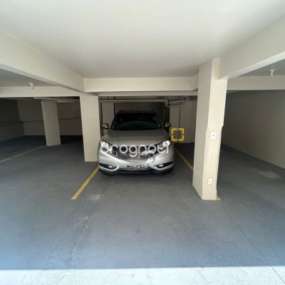 Apartamento com 84m², 3 quartos (sendo 1 suíte), 2 garagens, no bairro Itaguaçu em Florianópolis