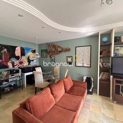 Apartamento com 84m², 3 quartos (sendo 1 suíte), 2 garagens, no bairro Itaguaçu em Florianópolis