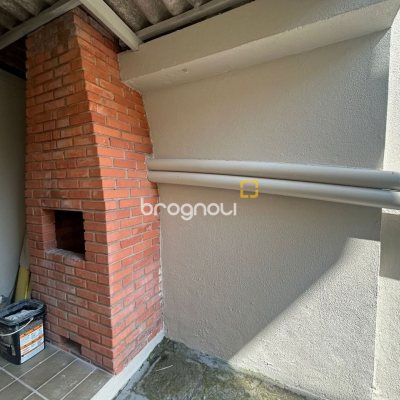 Apartamento com 84m², 3 quartos (sendo 1 suíte), 2 garagens, no bairro Itaguaçu em Florianópolis