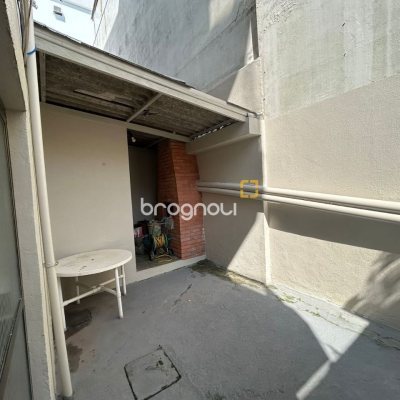 Apartamento com 84m², 3 quartos (sendo 1 suíte), 2 garagens, no bairro Itaguaçu em Florianópolis