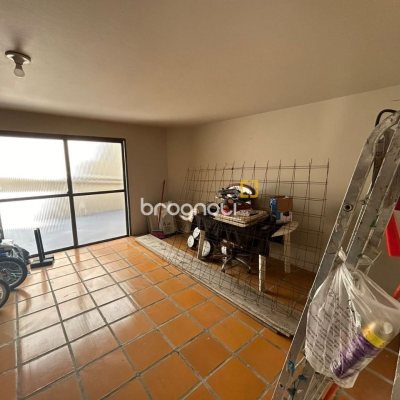Apartamento com 84m², 3 quartos (sendo 1 suíte), 2 garagens, no bairro Itaguaçu em Florianópolis