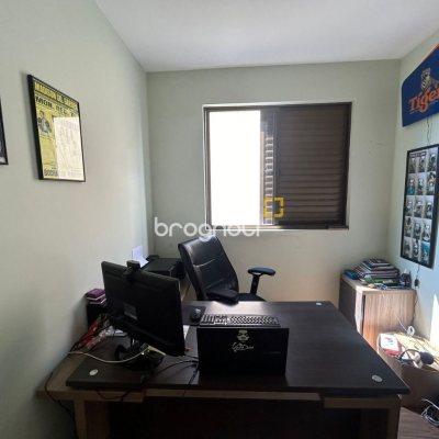 Apartamento com 84m², 3 quartos (sendo 1 suíte), 2 garagens, no bairro Itaguaçu em Florianópolis