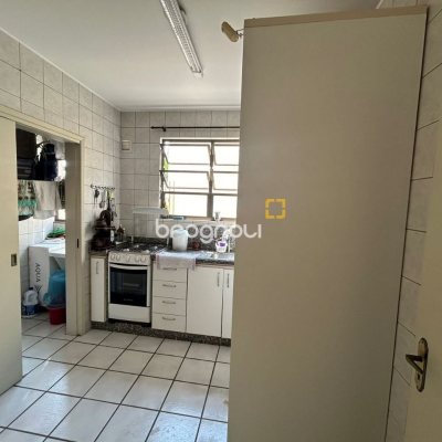 Apartamento com 84m², 3 quartos (sendo 1 suíte), 2 garagens, no bairro Itaguaçu em Florianópolis