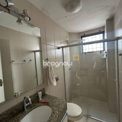 Apartamento com 84m², 3 quartos (sendo 1 suíte), 2 garagens, no bairro Itaguaçu em Florianópolis