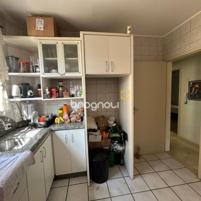 Apartamento com 84m², 3 quartos (sendo 1 suíte), 2 garagens, no bairro Itaguaçu em Florianópolis