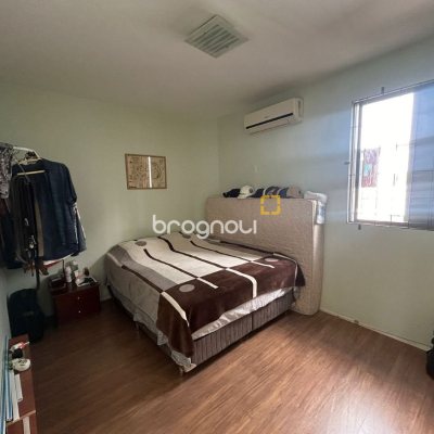 Apartamento com 84m², 3 quartos (sendo 1 suíte), 2 garagens, no bairro Itaguaçu em Florianópolis
