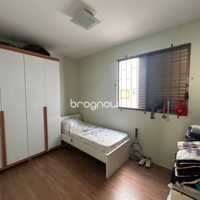 Apartamento com 84m², 3 quartos (sendo 1 suíte), 2 garagens, no bairro Itaguaçu em Florianópolis