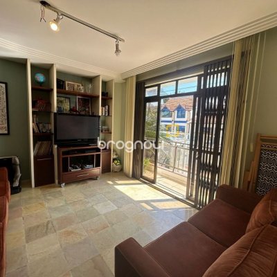 Apartamento com 84m², 3 quartos (sendo 1 suíte), 2 garagens, no bairro Itaguaçu em Florianópolis