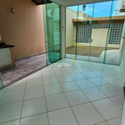 Casa com 140m², 3 quartos (sendo 1 suíte), 2 garagens, no bairro Ingleses em Florianópolis