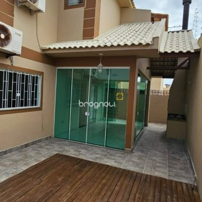 Casa com 140m², 3 quartos (sendo 1 suíte), 2 garagens, no bairro Ingleses em Florianópolis
