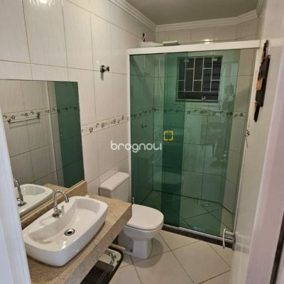 Casa com 140m², 3 quartos (sendo 1 suíte), 2 garagens, no bairro Ingleses em Florianópolis