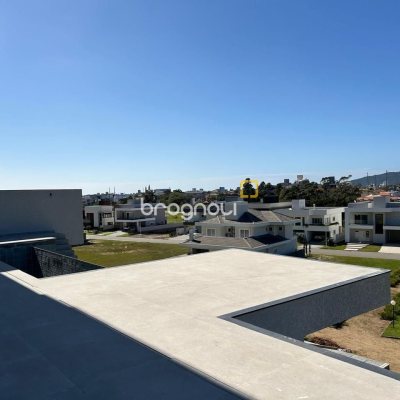 Casa de Condomínio com 551m², 4 quartos (sendo 4 suítes), 2 garagens, no bairro Ingleses em Florianópolis