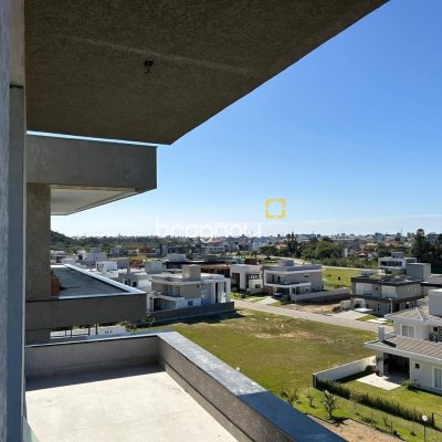 Casa de Condomínio com 551m², 4 quartos (sendo 4 suítes), 2 garagens, no bairro Ingleses em Florianópolis