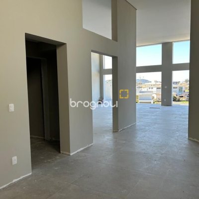 Casa de Condomínio com 551m², 4 quartos (sendo 4 suítes), 2 garagens, no bairro Ingleses em Florianópolis