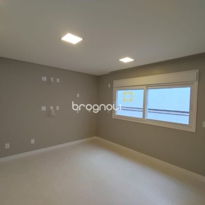 Casa com 268m², 3 quartos (sendo 1 suíte), 2 garagens, no bairro Pedra Branca em Palhoça
