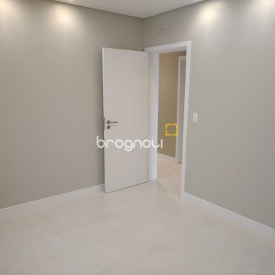 Casa com 268m², 3 quartos (sendo 1 suíte), 2 garagens, no bairro Pedra Branca em Palhoça