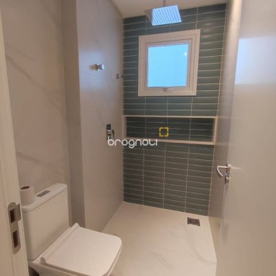 Casa com 268m², 3 quartos (sendo 1 suíte), 2 garagens, no bairro Pedra Branca em Palhoça
