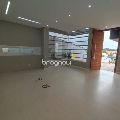 Casa com 268m², 3 quartos (sendo 1 suíte), 2 garagens, no bairro Pedra Branca em Palhoça