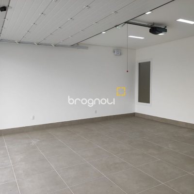 Casa com 268m², 3 quartos (sendo 1 suíte), 2 garagens, no bairro Pedra Branca em Palhoça