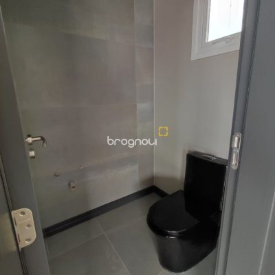 Casa com 268m², 3 quartos (sendo 1 suíte), 2 garagens, no bairro Pedra Branca em Palhoça