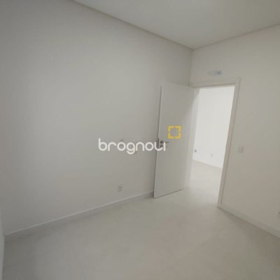 Casa com 268m², 3 quartos (sendo 1 suíte), 2 garagens, no bairro Pedra Branca em Palhoça