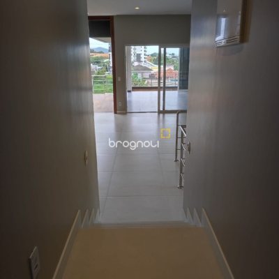 Casa com 268m², 3 quartos (sendo 1 suíte), 2 garagens, no bairro Pedra Branca em Palhoça