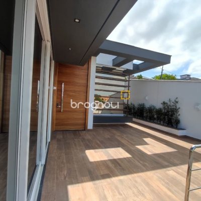 Casa com 268m², 3 quartos (sendo 1 suíte), 2 garagens, no bairro Pedra Branca em Palhoça