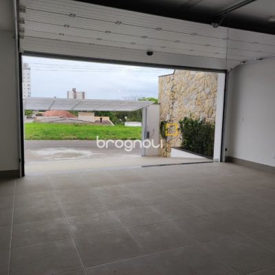 Casa com 268m², 3 quartos (sendo 1 suíte), 2 garagens, no bairro Pedra Branca em Palhoça