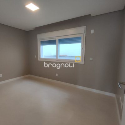 Casa com 268m², 3 quartos (sendo 1 suíte), 2 garagens, no bairro Pedra Branca em Palhoça