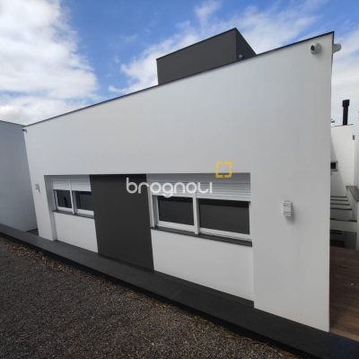 Casa com 268m², 3 quartos (sendo 1 suíte), 2 garagens, no bairro Pedra Branca em Palhoça