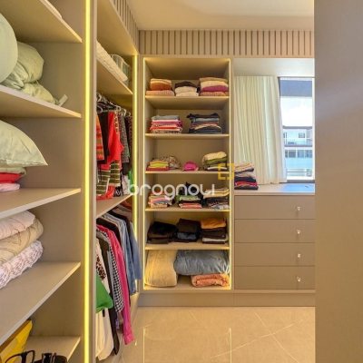 Casa de Condomínio com 225m², 4 quartos (sendo 4 suítes), 3 garagens, no bairro Ingleses em Florianópolis
