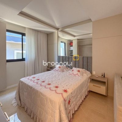 Casa de Condomínio com 225m², 4 quartos (sendo 4 suítes), 3 garagens, no bairro Ingleses em Florianópolis