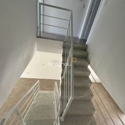 Casa com 133m², 2 quartos (sendo 2 suítes), 1 garagem, no bairro Ingleses em Florianópolis