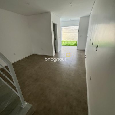 Casa com 133m², 2 quartos (sendo 2 suítes), 1 garagem, no bairro Ingleses em Florianópolis