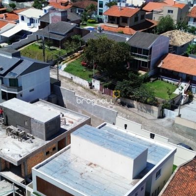 Casa com 133m², 2 quartos (sendo 2 suítes), 1 garagem, no bairro Ingleses em Florianópolis