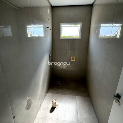 Casa com 143m², 3 quartos (sendo 1 suíte), 2 garagens, no bairro Ingleses em Florianópolis