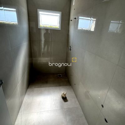 Casa com 143m², 3 quartos (sendo 1 suíte), 2 garagens, no bairro Ingleses em Florianópolis