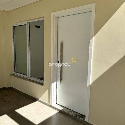 Casa com 143m², 3 quartos (sendo 1 suíte), 2 garagens, no bairro Ingleses em Florianópolis