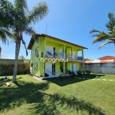Pousada / Hotel com 200m², 7 quartos, 5 garagens, no bairro Barra da Lagoa em Florianópolis