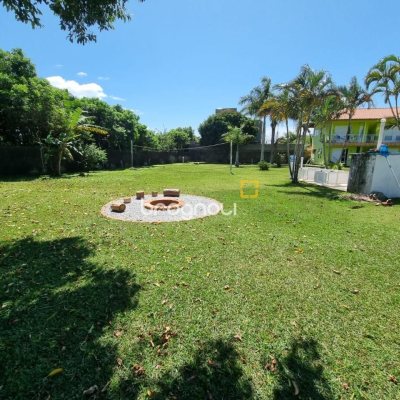 Pousada / Hotel com 200m², 7 quartos, 5 garagens, no bairro Barra da Lagoa em Florianópolis