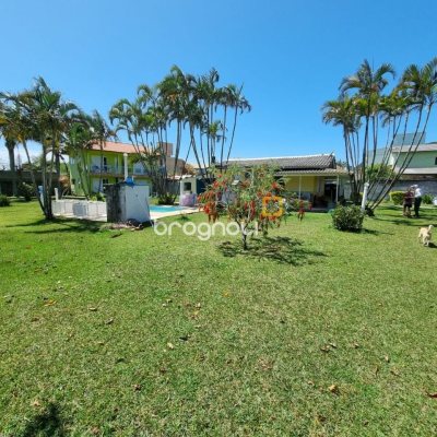 Pousada / Hotel com 200m², 7 quartos, 5 garagens, no bairro Barra da Lagoa em Florianópolis