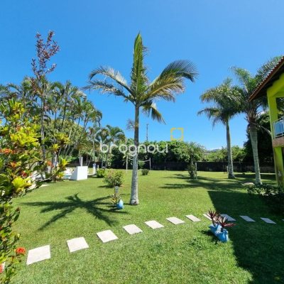 Pousada / Hotel com 200m², 7 quartos, 5 garagens, no bairro Barra da Lagoa em Florianópolis