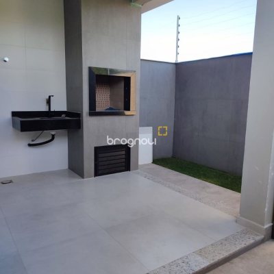 Casa com 102m², 3 quartos (sendo 1 suíte), 2 garagens, no bairro Forquilhas em São José