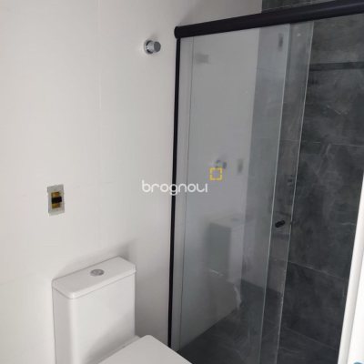 Casa com 102m², 3 quartos (sendo 1 suíte), 2 garagens, no bairro Forquilhas em São José